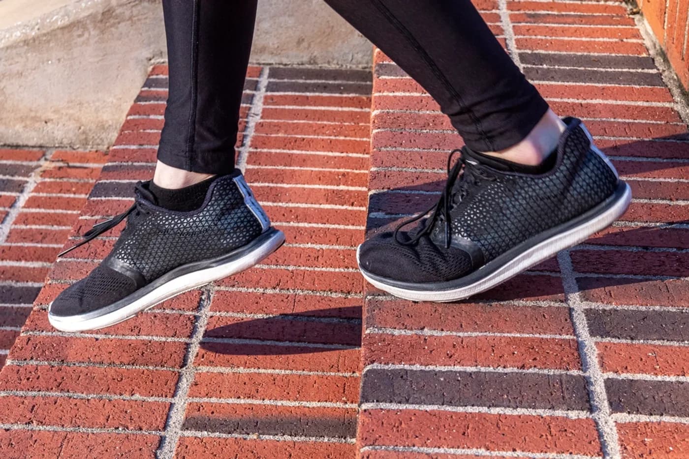 Night Run Mesh Trainer